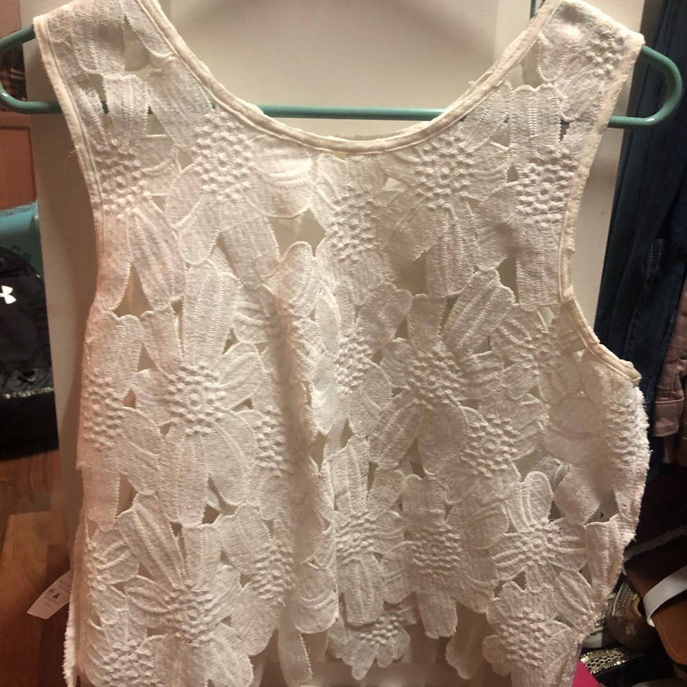 Crop tops!! - Picture 2 of 8